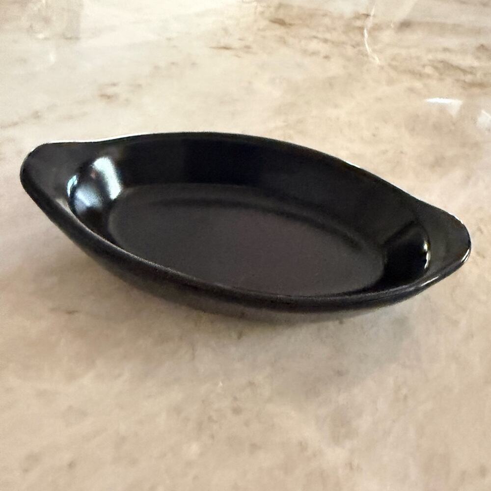 Vintage USA Black pottery gratin Dish